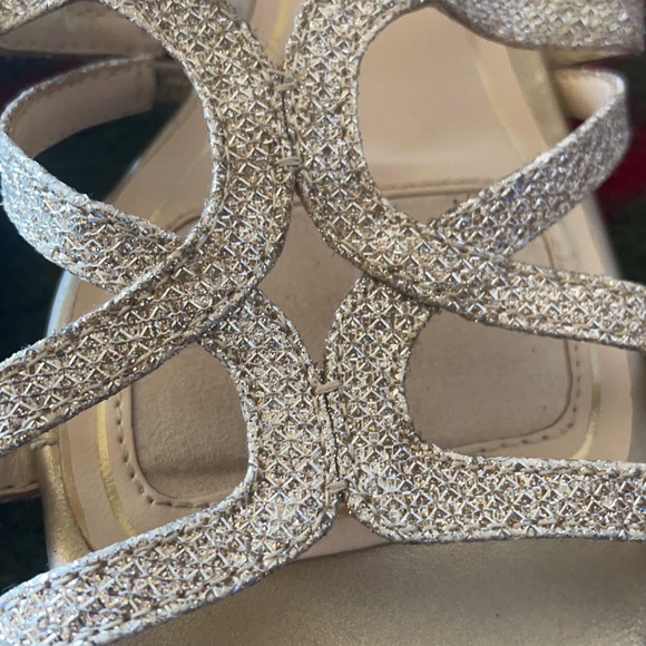 Heels - Picture 2 of 7